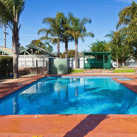 Sandhurst Motel Carrum Downs Exteriör bild