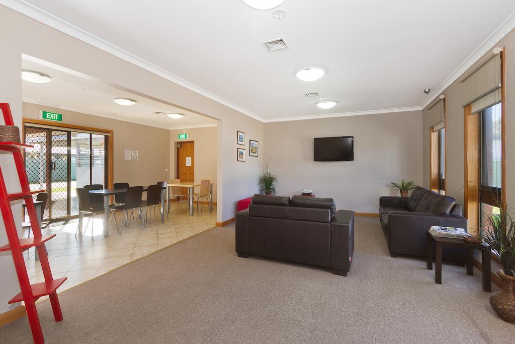 Sandhurst Motel Carrum Downs Exteriör bild