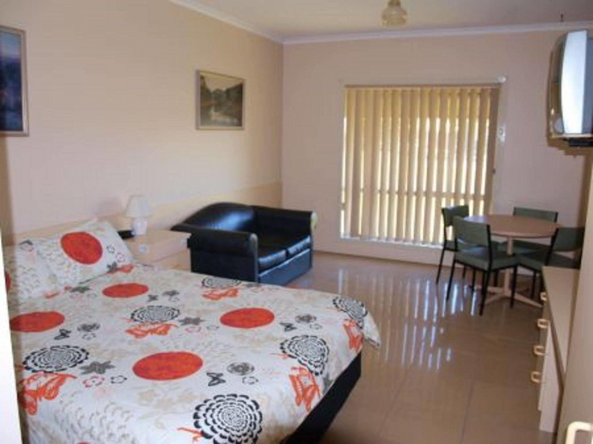 Sandhurst Motel Carrum Downs Exteriör bild