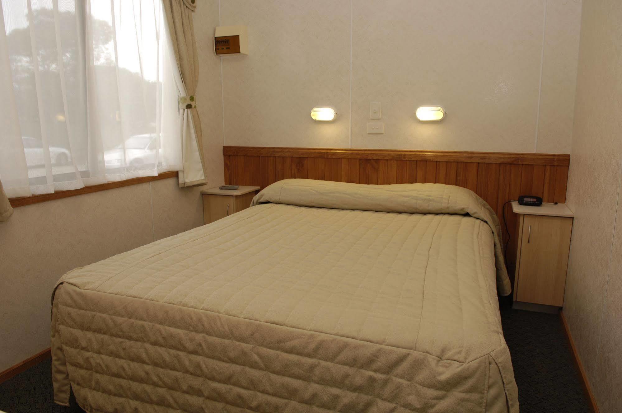 Sandhurst Motel Carrum Downs Exteriör bild
