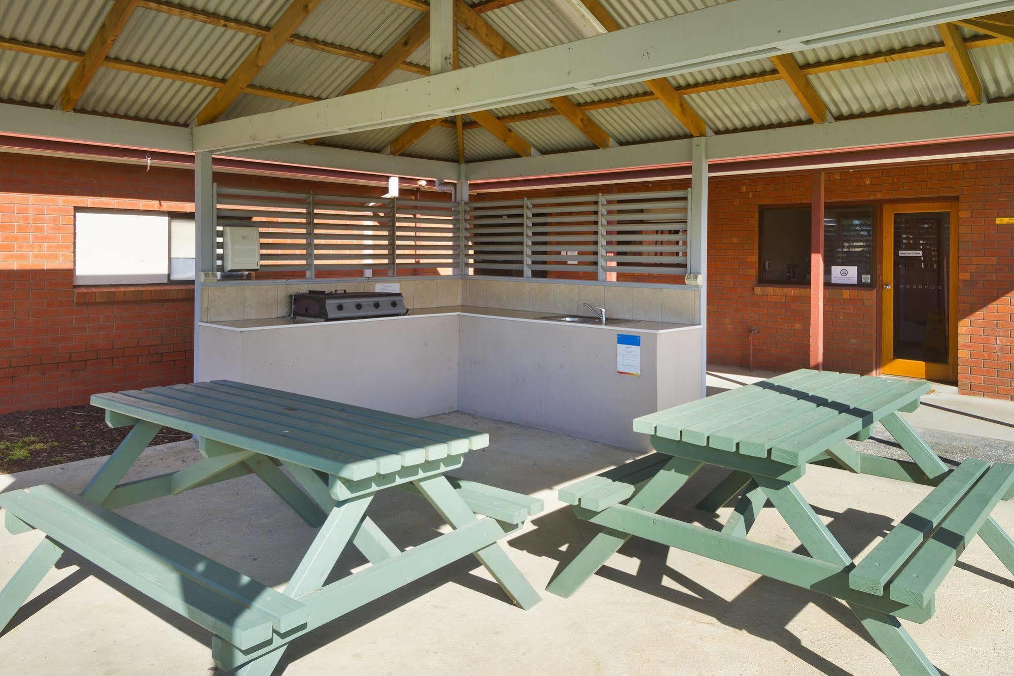 Sandhurst Motel Carrum Downs Exteriör bild